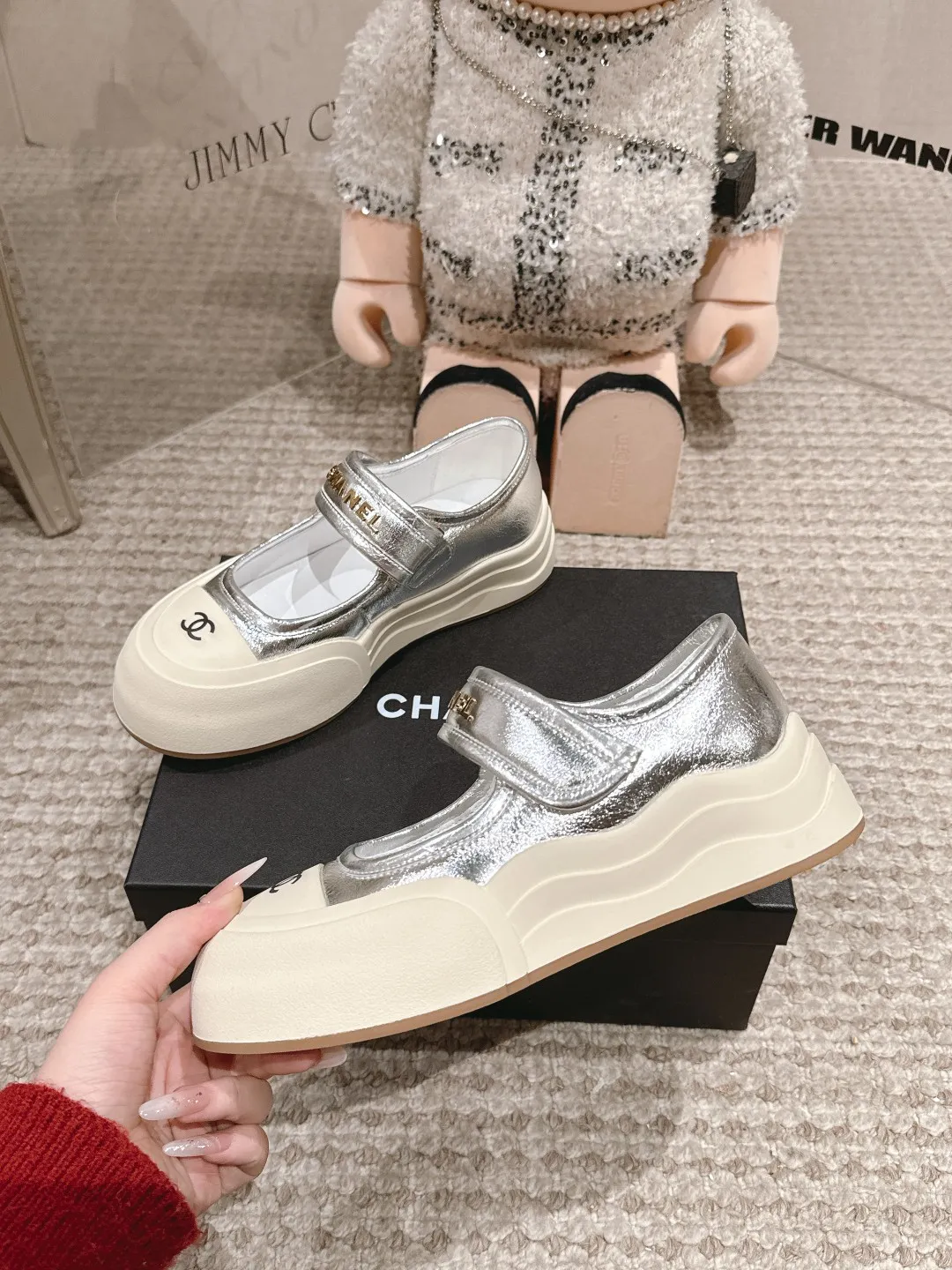 👟👟Ex-factory price 600👟👟 Chanel 25k new counter shoes, ceiling top quality [proud] This shoe is really a lucky star for small people, thick sole 5cm, more refined, rhombus, slim legs, the key is very comfortable upper foot: imported cowhide, lining: leather lining, outsole: genuine molded TPU outsole ~ 5cm heel height Size: 35-40 (41 made to order, non-refundable)